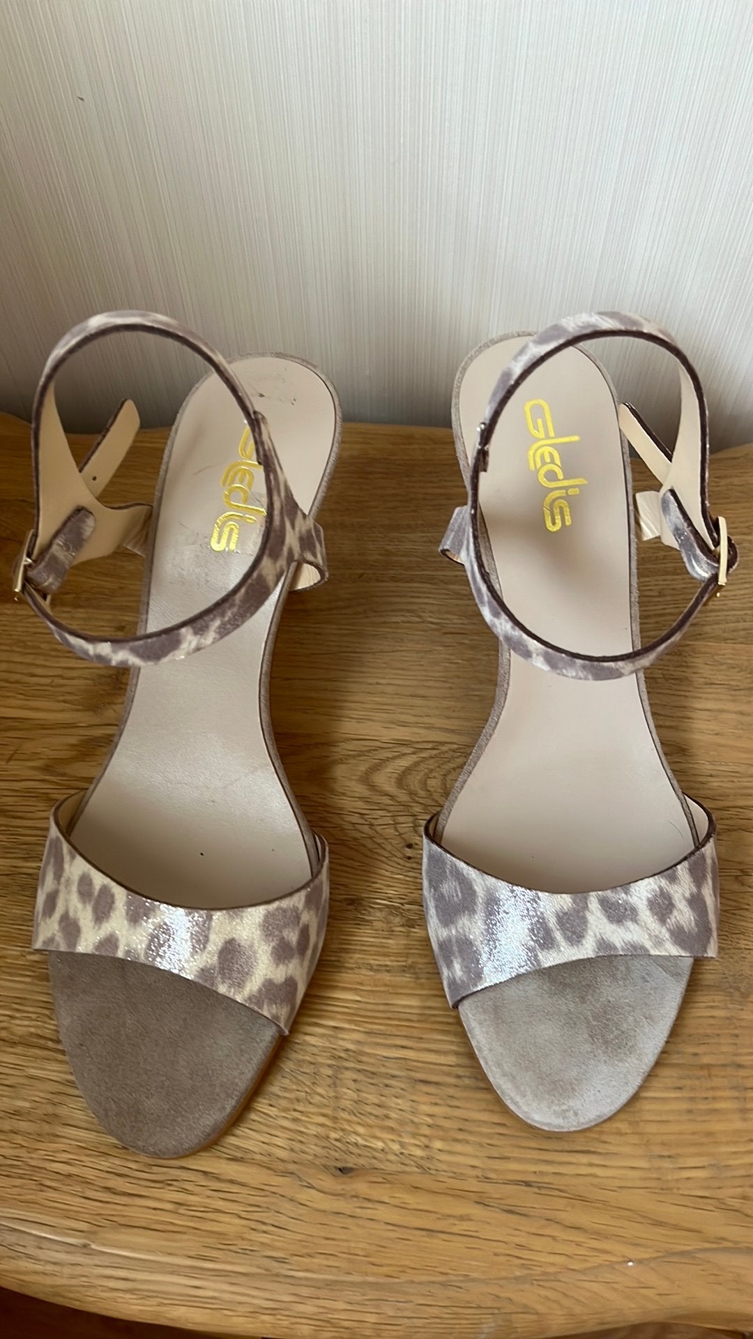 Nieuw ! Italiaanse hakjes, Kleding | Dames, Schoenen, Ophalen of Verzenden, Zo goed als nieuw