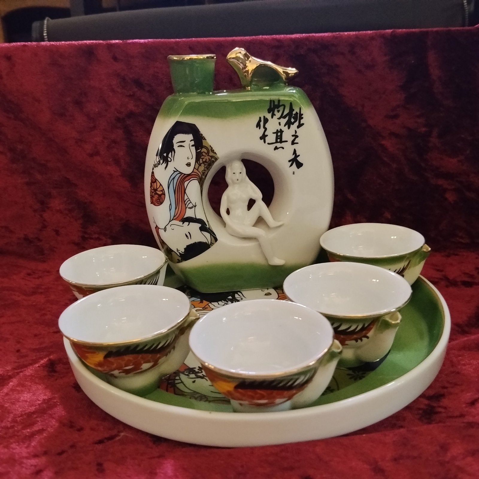 erotische sake set met fluitende kopjes, Ophalen of Verzenden, Zo goed als nieuw, Porselein, Overige typen