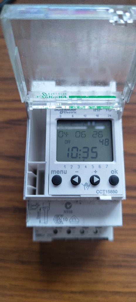 Schneider digitale schakelklok, Doe-het-zelf en Bouw, Ophalen of Verzenden
