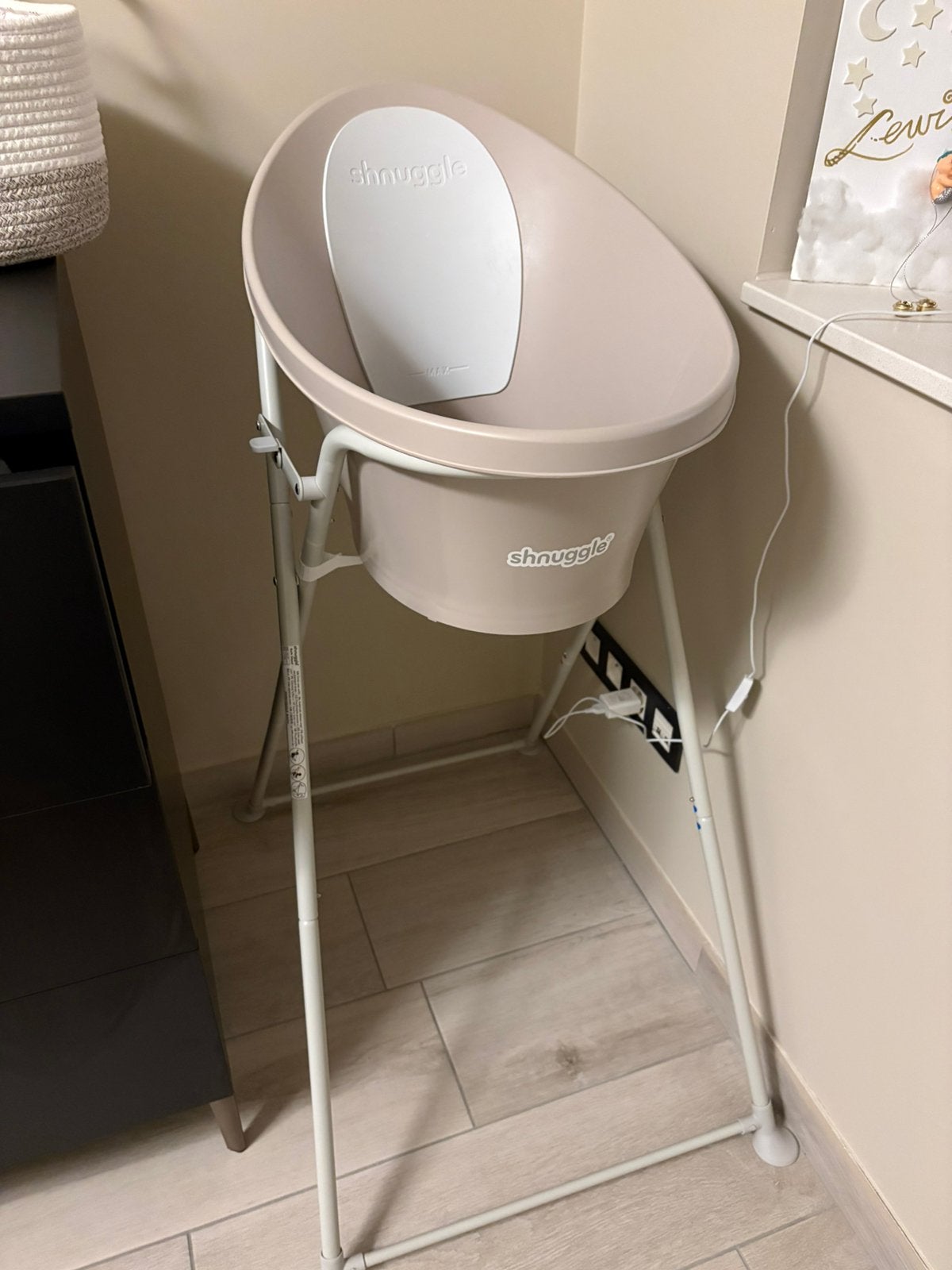 Beige Babybadje van Snuggle met staander, Kinderen en Baby's, Zo goed als nieuw, Badje, Standaard, Ophalen