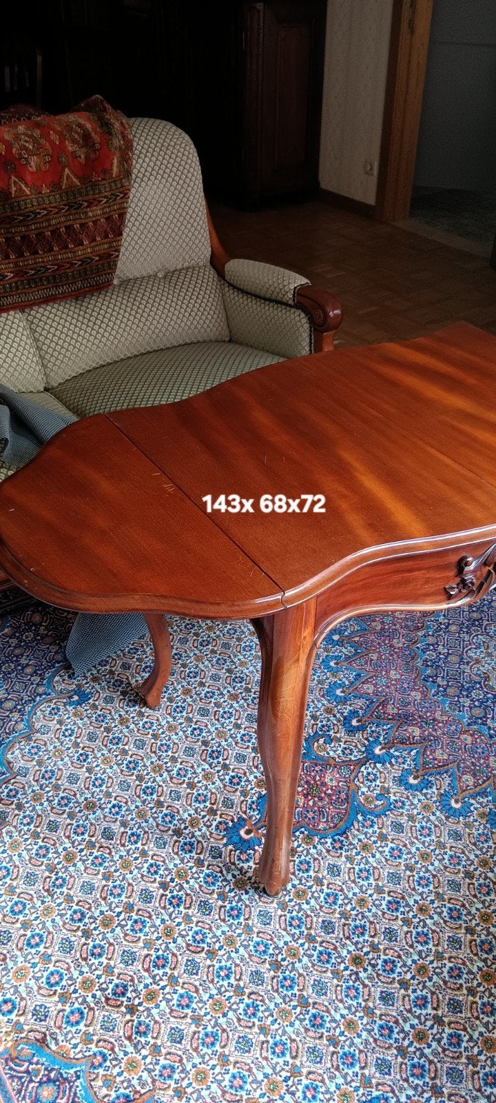 Table basse en noyer, Enlèvement