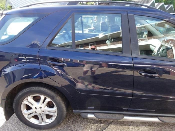 Portière 4portes arrière droite d'un Mercedes ML-Klasse (3, 3 mois de garantie, Utilisé, Porte, -