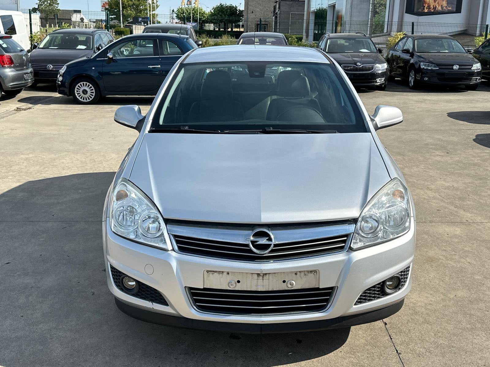 Premier propriétaire de l'Opel Astra 1,4 L à essence, Autos, Entreprise, Capteur de lumière, Euro 4, Astra