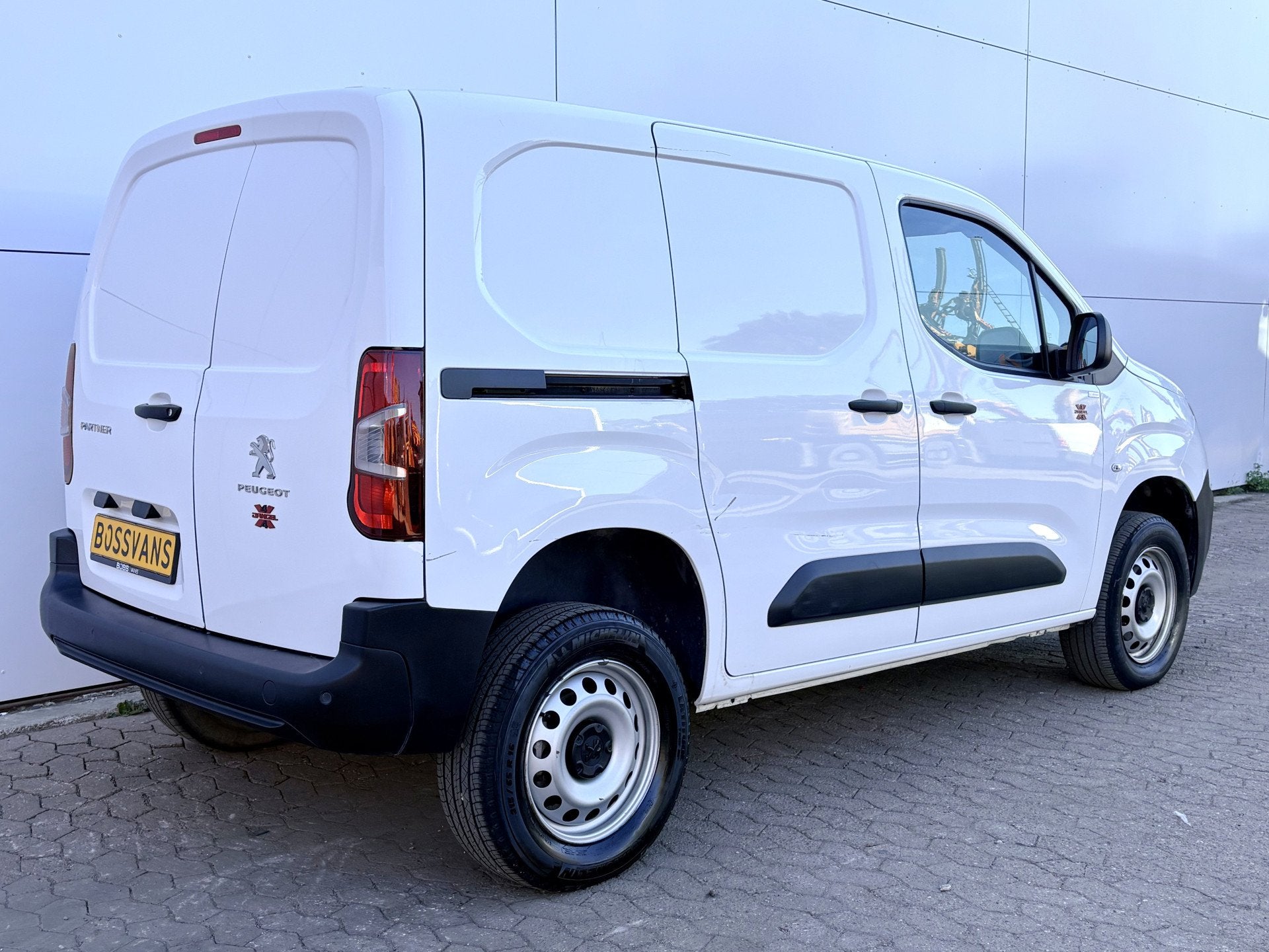 Peugeot Partner 1.5 HDI Dangel 4x4 131PK 4WD AWD Carplay Air, Auto's, Stof, Gebruikt, Zwart, 4 cilinders