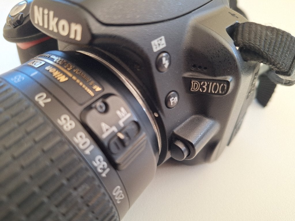 Nikon D3100 digitale reflexcamera, Audio, Tv en Foto, Fotocamera's Digitaal, Zo goed als nieuw, Spiegelreflex, Nikon, Draagriem