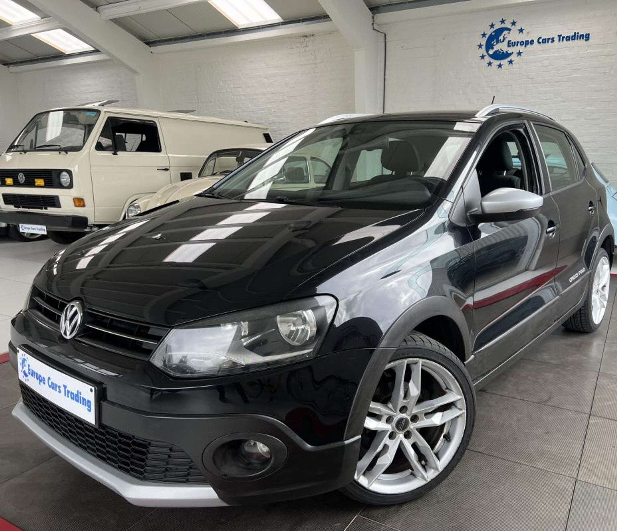 Volkswagen Polo CROSS 1.6 TDI 90CH DISTRIBUTION OK GAR 12M, Auto's, Stof, Gebruikt, Zwart, Zwart