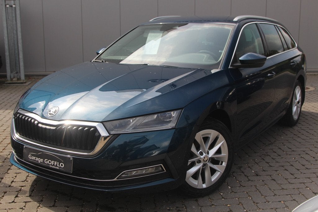 Skoda Octavia Combi 1.0 TSI - 110.915KM - 2021, Autos, Skoda, Achat, Phares entièrement LED, 5 portes, Particulier