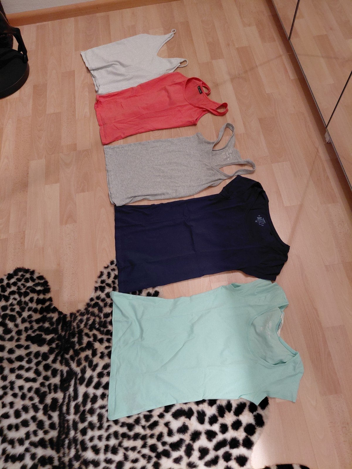 5 t-shirts en parfait état, Enlèvement ou Envoi, Neuf