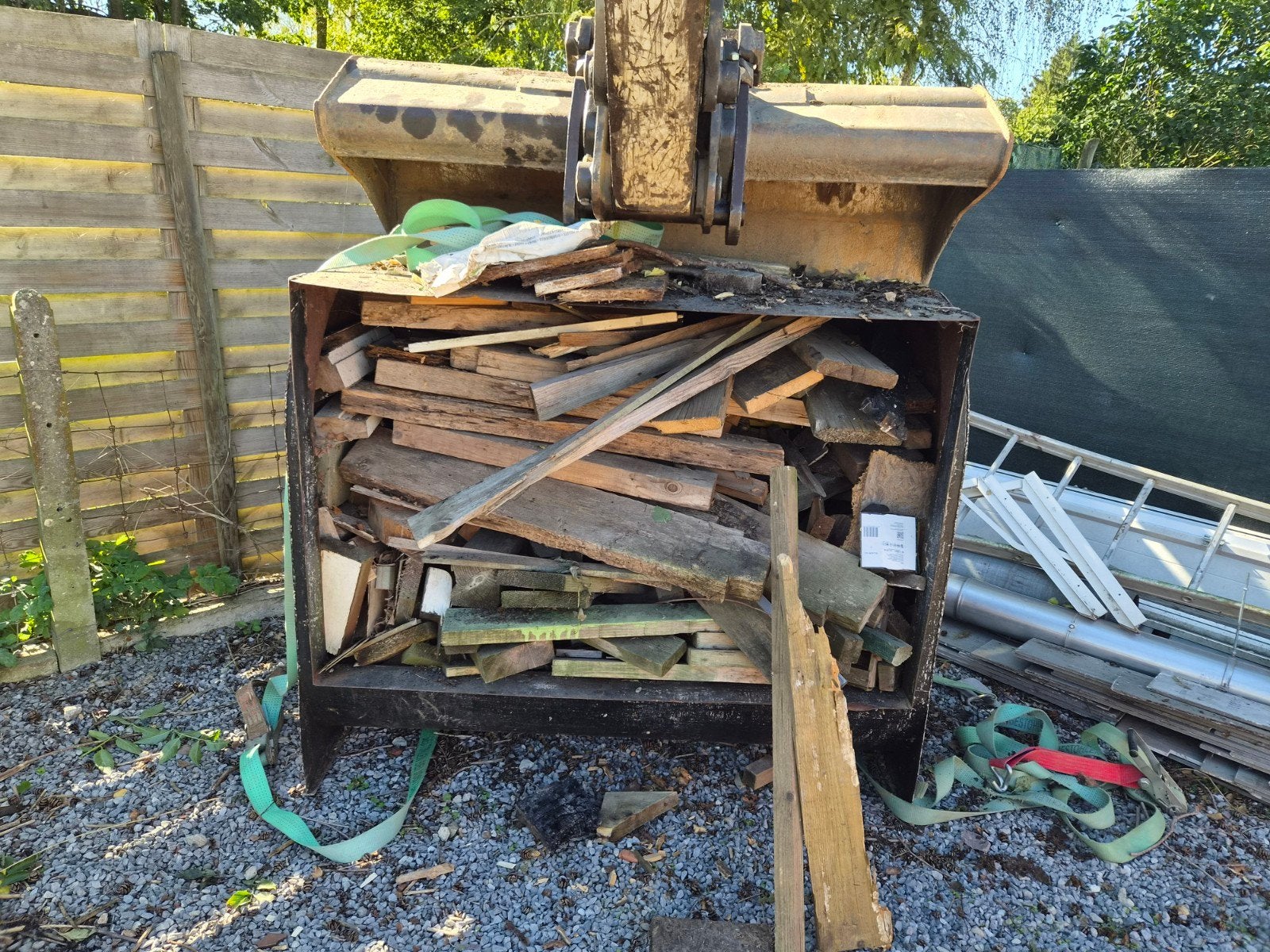 gratis droog brandhout met stalen droge stockage bak, Ophalen