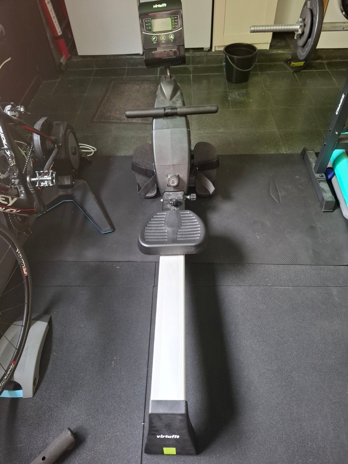Row machine, Enlèvement