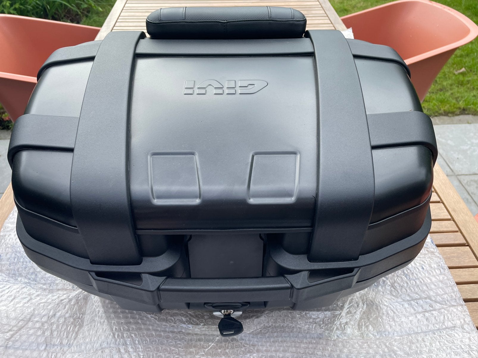 Topkoffer GIVI met rugsteun, Motoren, Accessoires | Koffers en Tassen, Ophalen, Nieuw