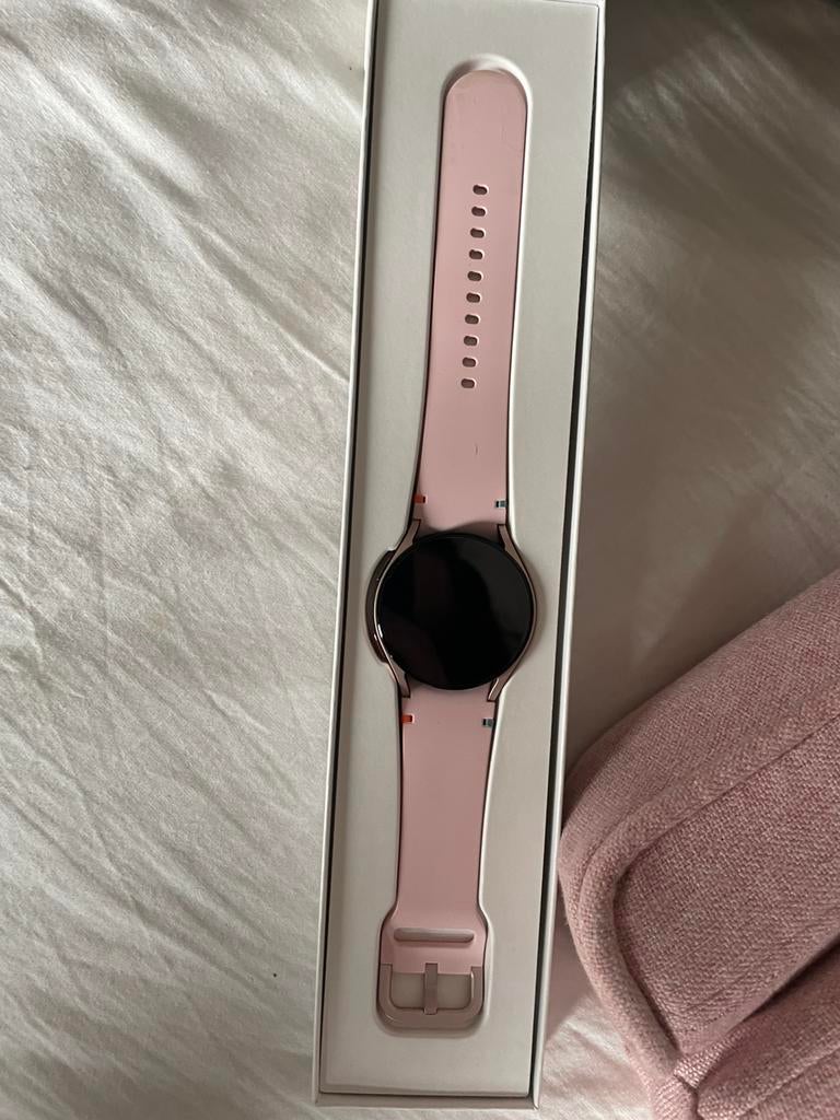 Samsung galaxy watch FE roze, Ophalen, Zo goed als nieuw, Roze