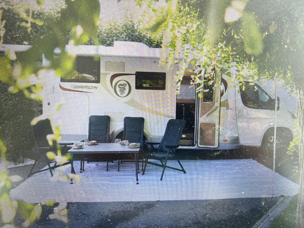 Mobilhome TE HUUR vrij van 14 mei Tem 13 juli, Caravanes & Camping, Camping-cars, Particulier, jusqu'à 6, Alcôve, Autres marques