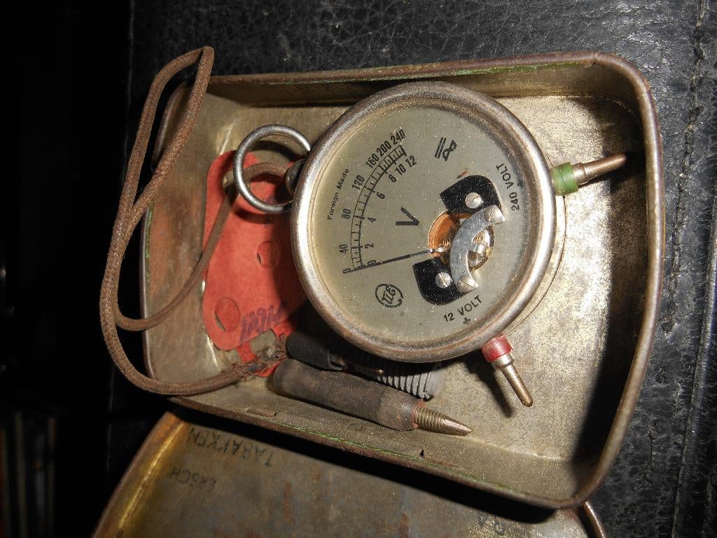 Voltmètre analogique Foreign Made, Enlèvement ou Envoi