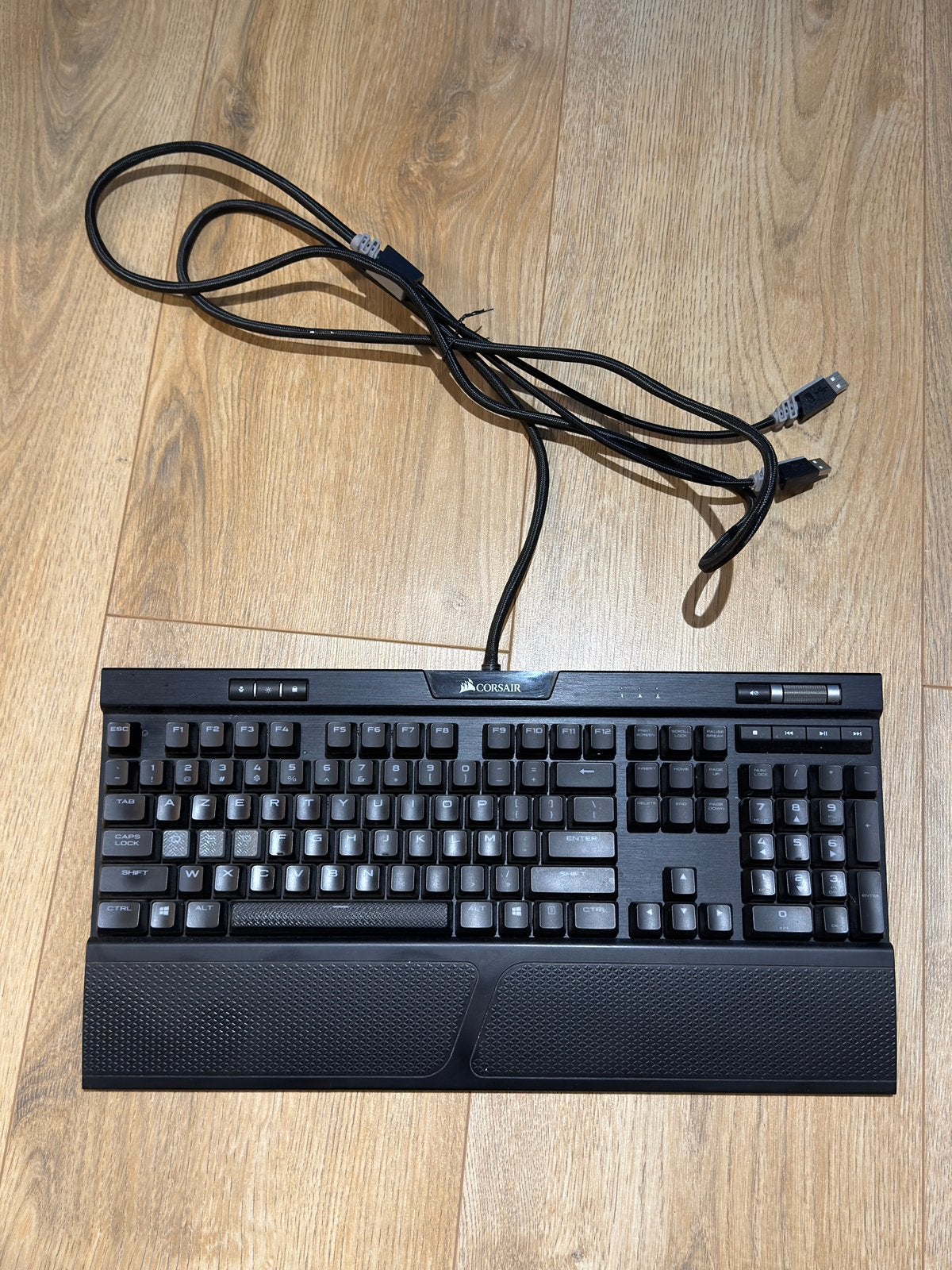 Clavier Corsair k70 mecanique, Informatique & Logiciels, Clavier gamer, Enlèvement ou Envoi, Utilisé, Qwerty