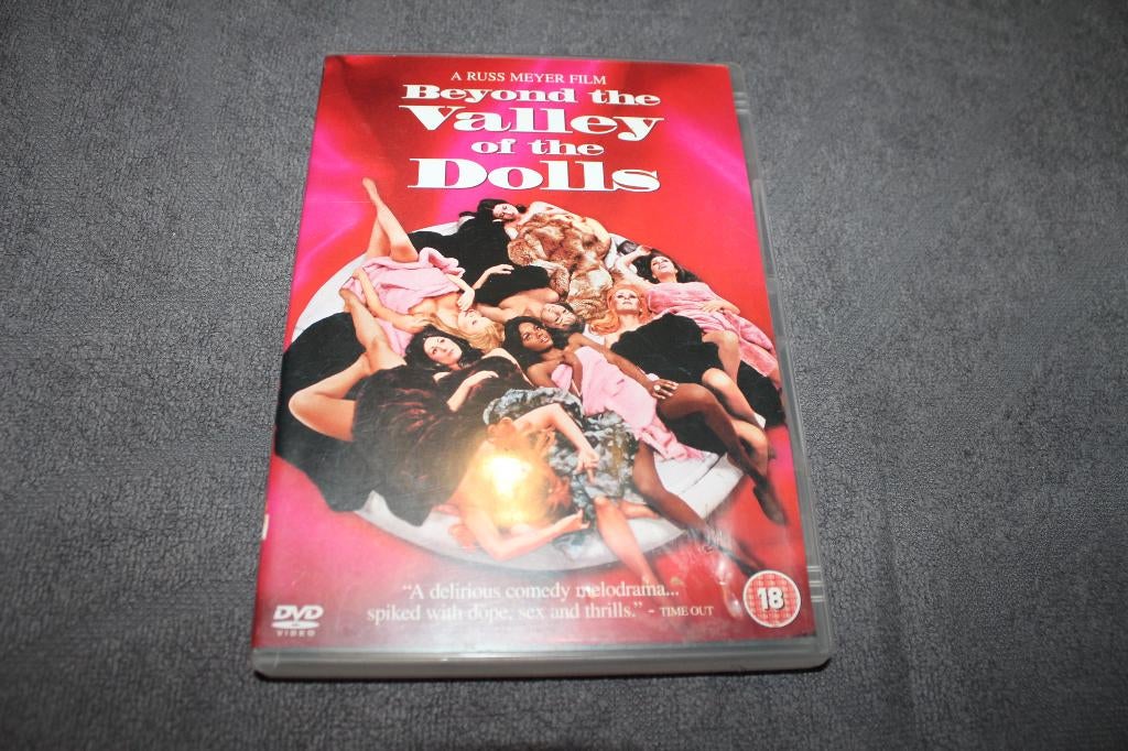 DVD Beyond the Valley of the Dolls (import regio 2), CD & DVD, DVD | Classiques, Enlèvement ou Envoi, Horreur, À partir de 16 ans