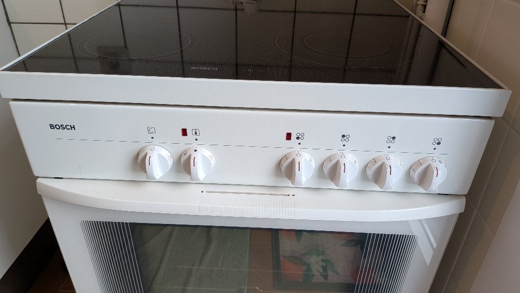Cuisinière Bosch vitrocéramique, Electroménager, 85 à 90 cm, 4 zones de cuisson, Enlèvement, Utilisé