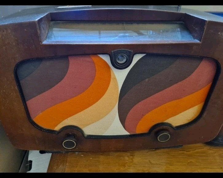 Retro Radio ERRES ,verlichting en geluid, kan zenders niet z, Audio, Tv en Foto, Radio's, Ophalen of Verzenden, Radio