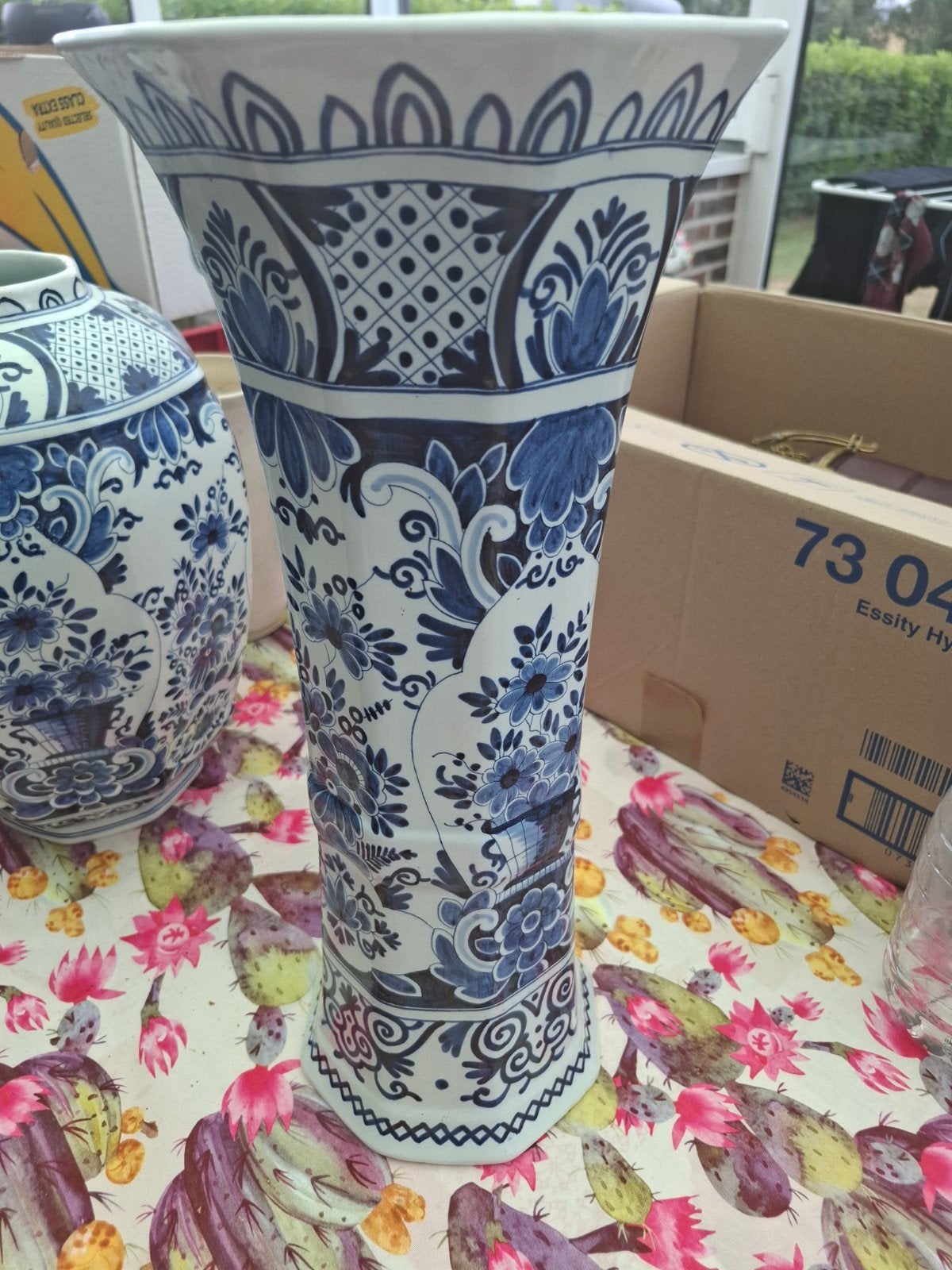 Vase chinois, Ophalen