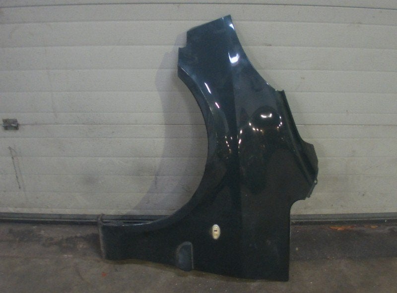SPATBORD LINKS VOOR Peugeot 1007 (KM) (01-2004/02-2011), Kontakt-peugeot@peugeot.com, Gebruikt, Voor, Spatbord