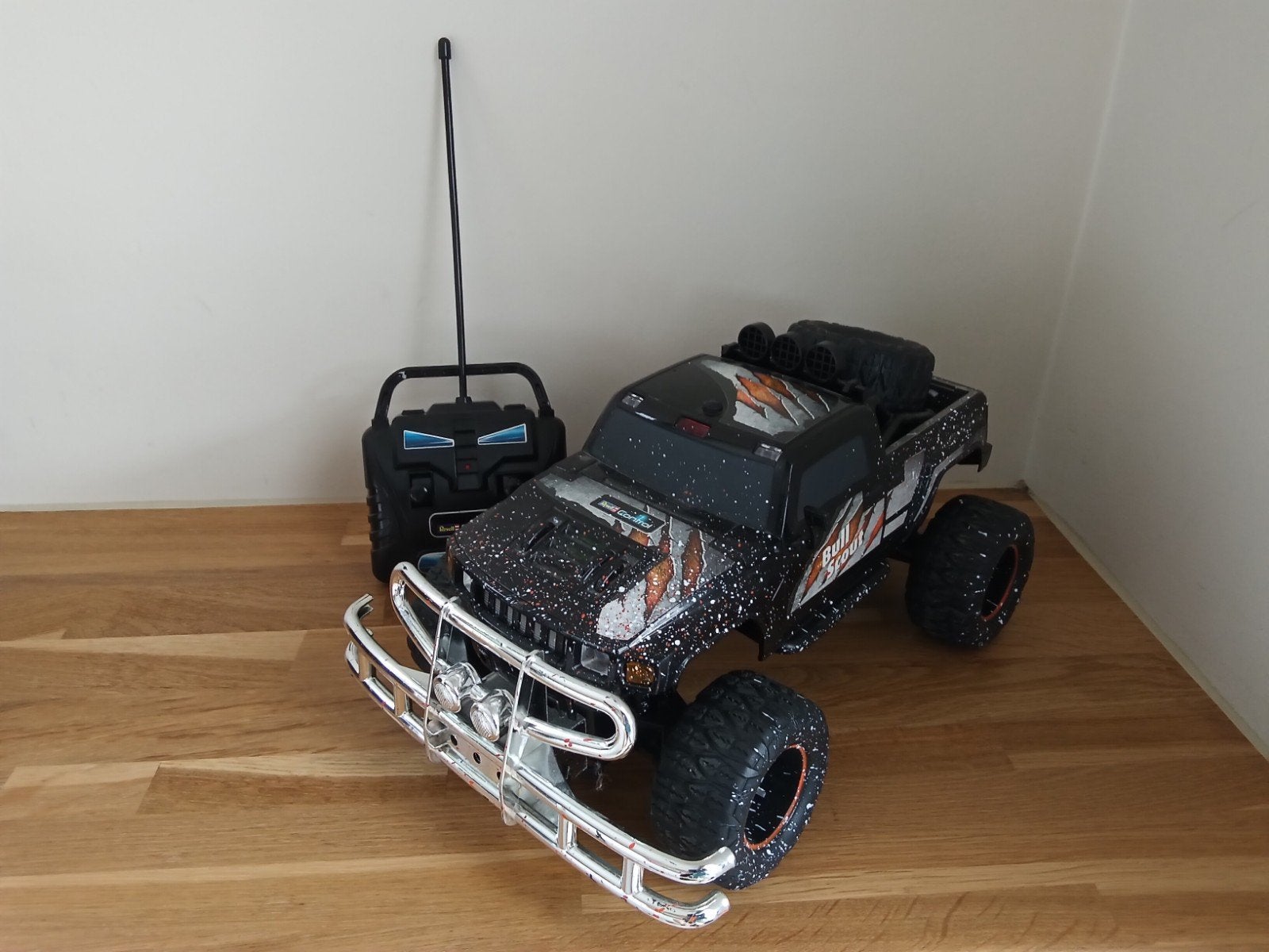 Revell RC monster truck Bull scout RC model 1:10, Enlèvement, Utilisé, Télécommande