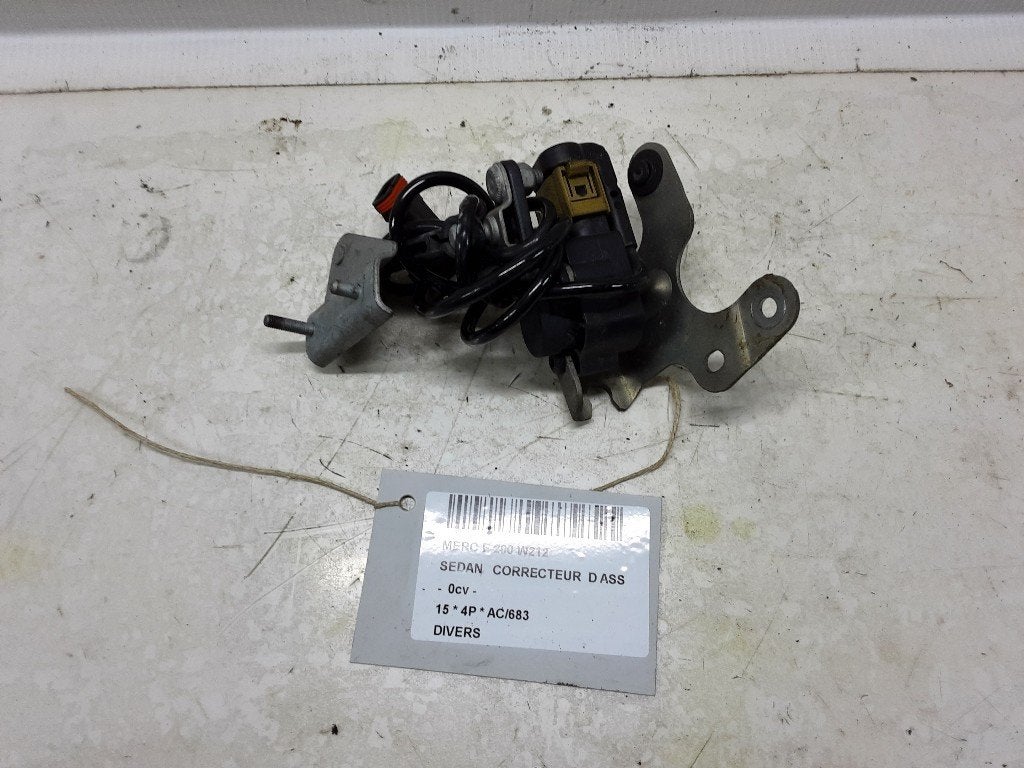 DIVERSEN DIVERS Mercedes-Benz E (W212) (A0035426618), Gebruikt, Mercedes-Benz, Mevr. I. Hauben, Rue de l'Espoir 34 34
4030  GRIVEGNÉE, BE