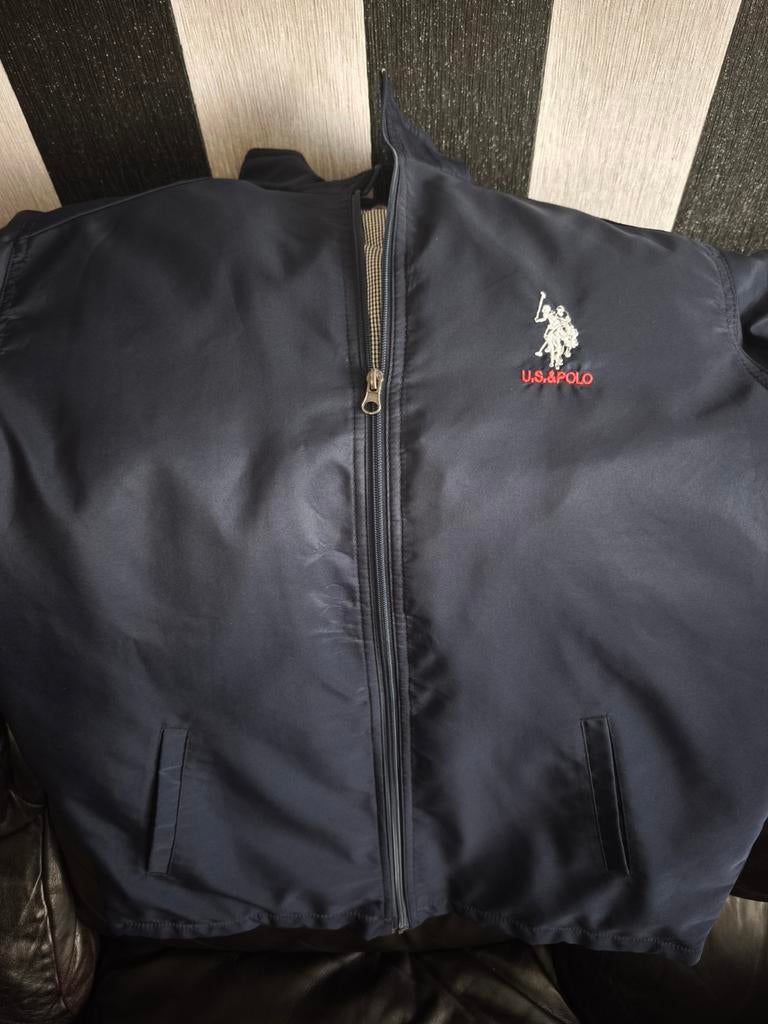 Veste us polo taille m neuve jamais servi, Enlèvement
