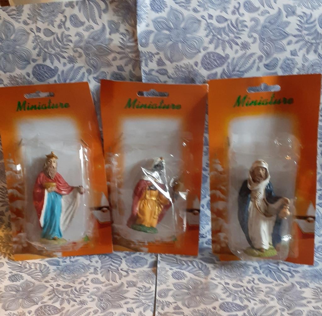 Personnages de crèches en resine trois rois mage, Divers, Enlèvement ou Envoi, Neuf