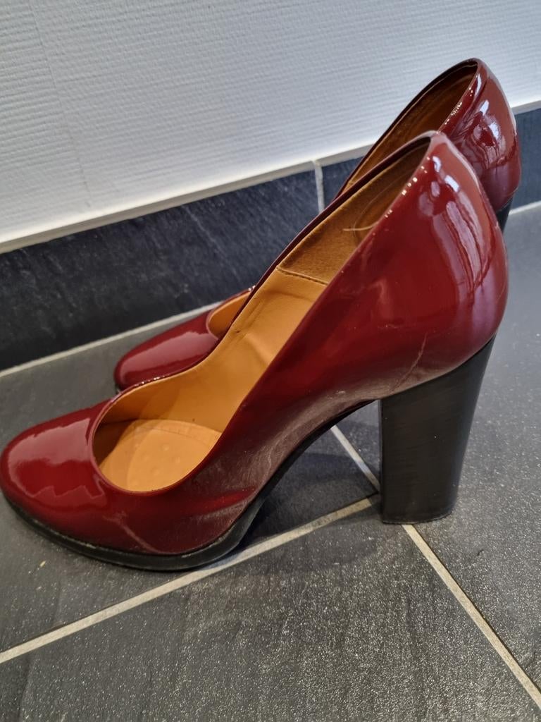 Hoge bordeaux pumps, Kleding | Dames, Schoenen, Pumps, Ophalen of Verzenden, MEZURA, Gedragen