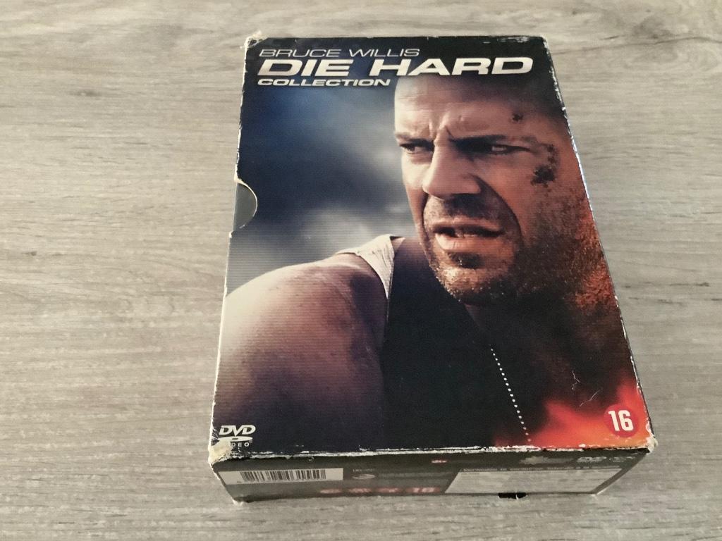 Die Hard collection DVD box (2007), Cd's en Dvd's, Dvd's | Actie, Zo goed als nieuw, Actie, Boxset, Vanaf 12 jaar, Ophalen of Verzenden