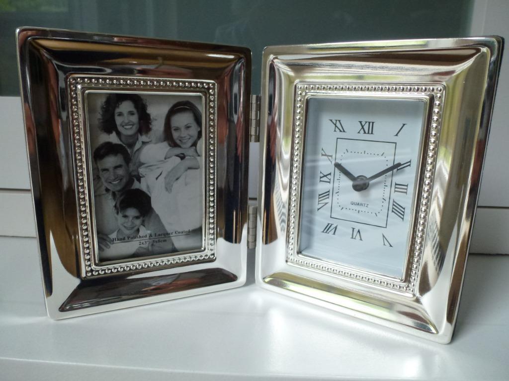 Horloge à quartz et porte-photo en métal argenté, Antiquités & Art, Enlèvement