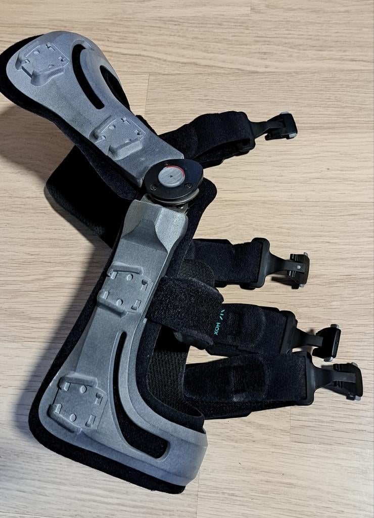 KNIE BRACE RECHTERKNIE, Ophalen, Gebruikt