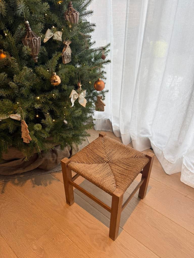 Houten krukje, Ophalen