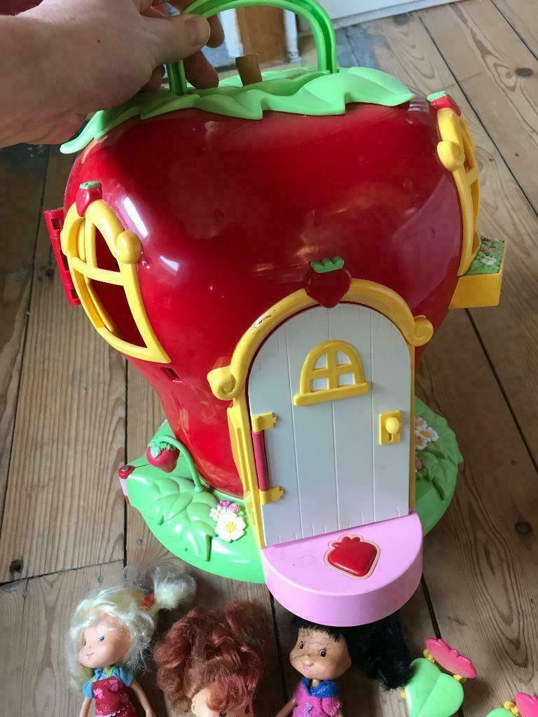 Charlotte aux Fraises - maison et poupées, Zo goed als nieuw, Poppenhuis