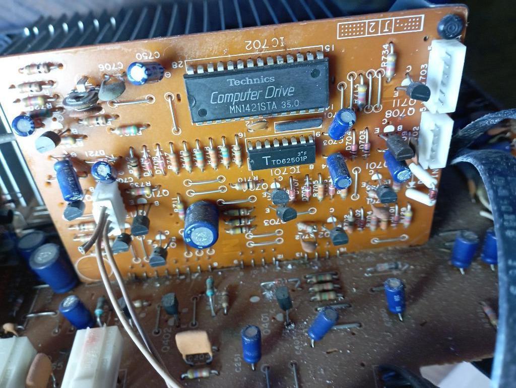 Pièces détachées pour Ampli Technics SUV - 303, TV, Hi-fi & Vidéo, Autres marques, Moins de 60 watts, Enlèvement, Stéréo
