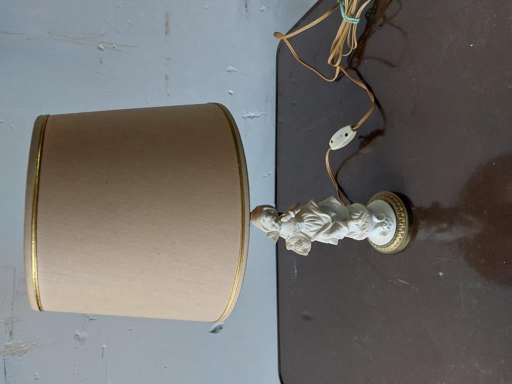 Lamp met beeldje, Enlèvement ou Envoi, Utilisé