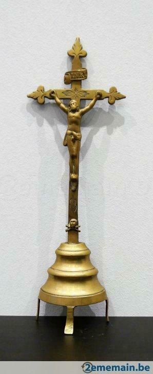 Crucifix en laiton