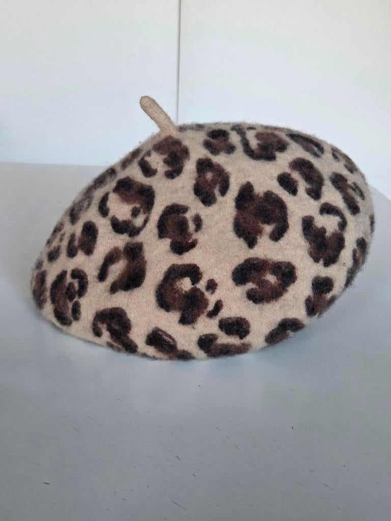 Wollen baret in luipaardprint, Ophalen of Verzenden, Gedragen