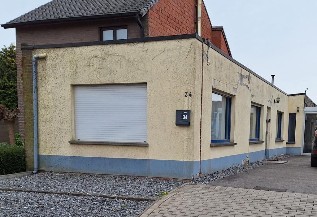 Mooi verder te renoveren huis in balen, Immo
