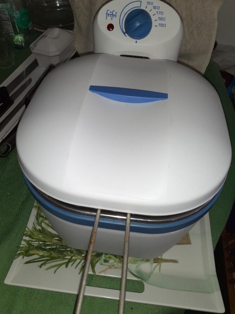 Friteuse Frifri, Elektronische apparatuur, 3 tot 4 liter, Ophalen, Uitneembare binnenpan