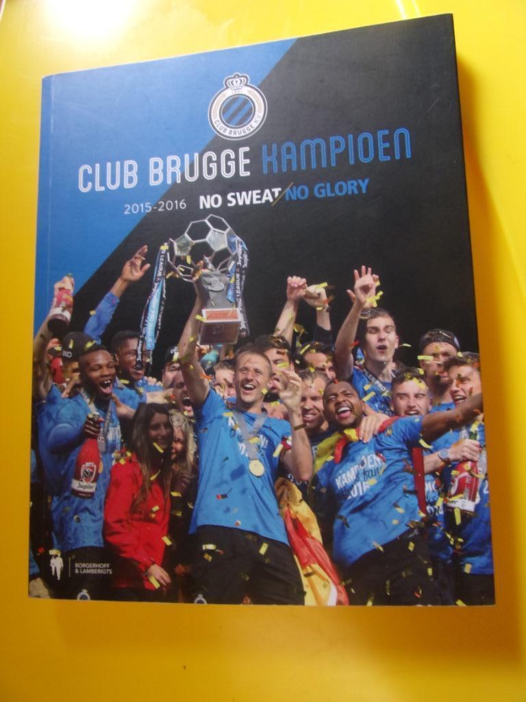 VOETBAL : CLUB BRUGGE KAMPIOEN 2015-2016, Boeken, Ophalen of Verzenden, Zo goed als nieuw, Balsport