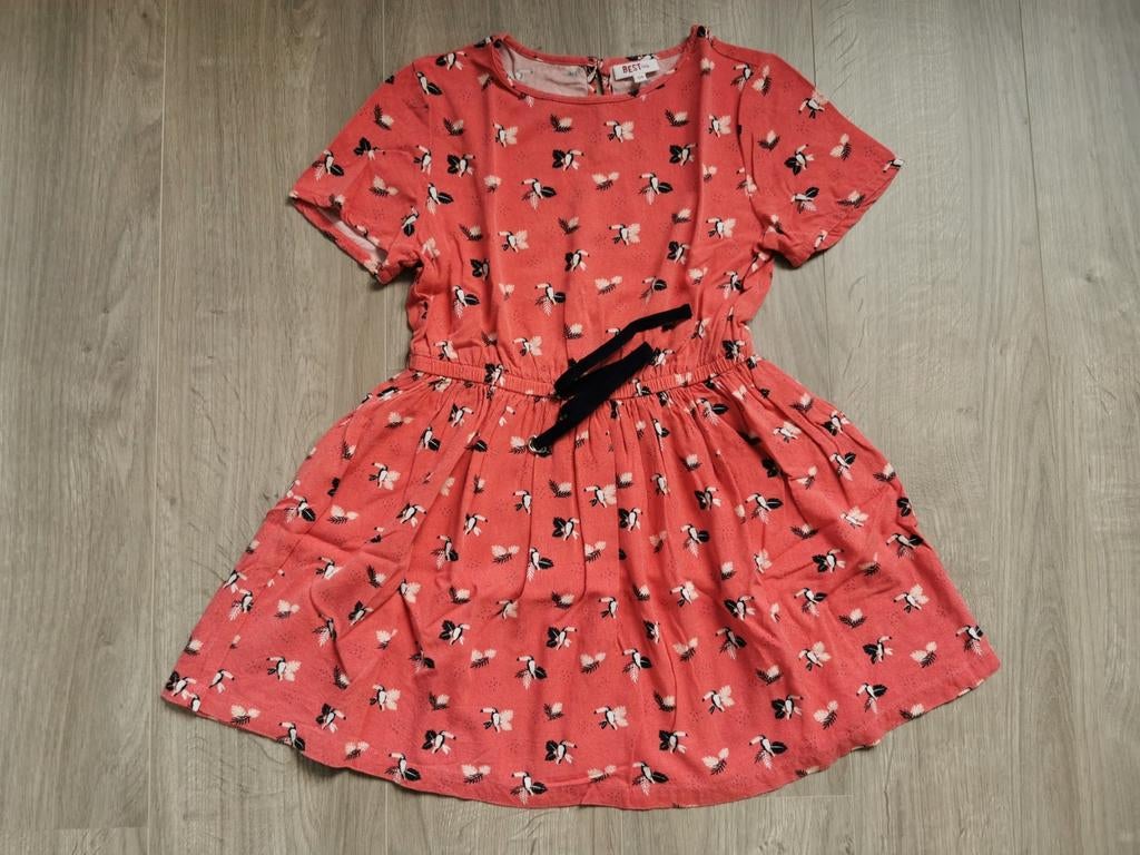 Jurk Besties - maat 134, Kinderen en Baby's, Kinderkleding | Maat 134, Gebruikt, Meisje, Jurk of Rok, Ophalen of Verzenden