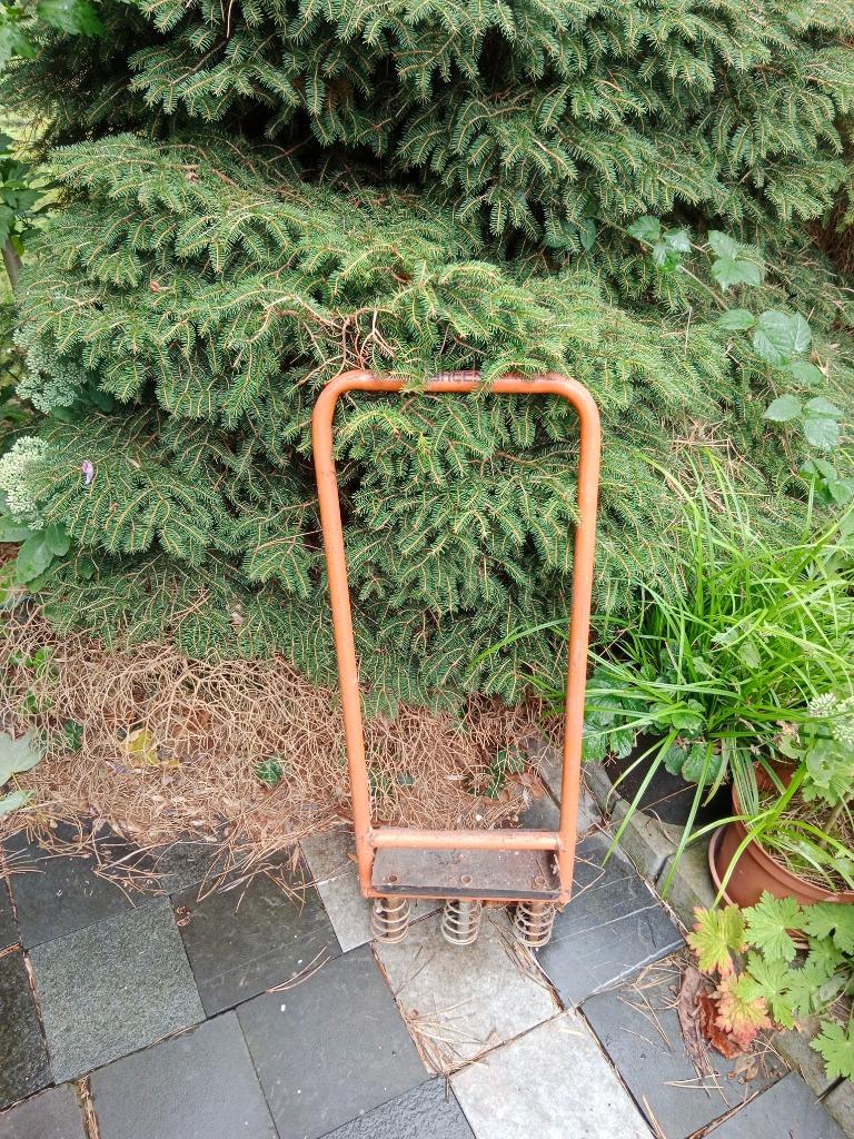 Antique garden tools, Ophalen
