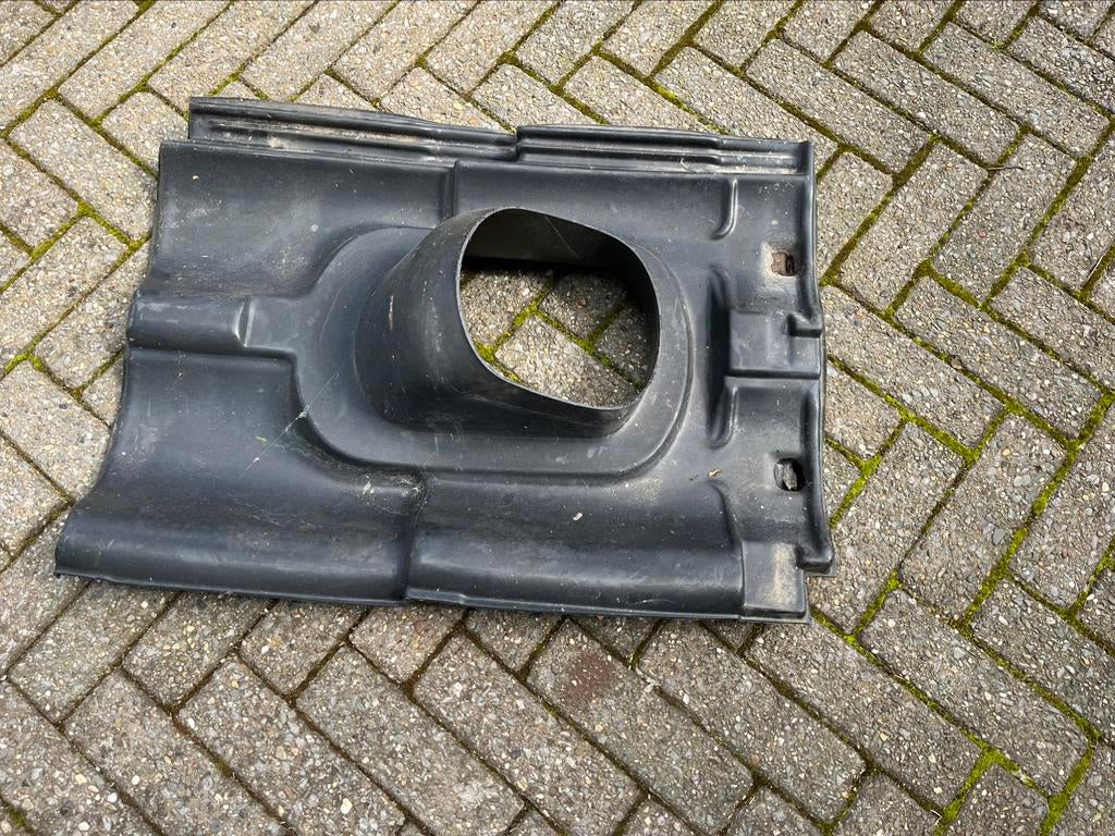 Dakdoorvoerpan in zwarte kunststof, Ophalen, Zo goed als nieuw, Zwart, Kunststof