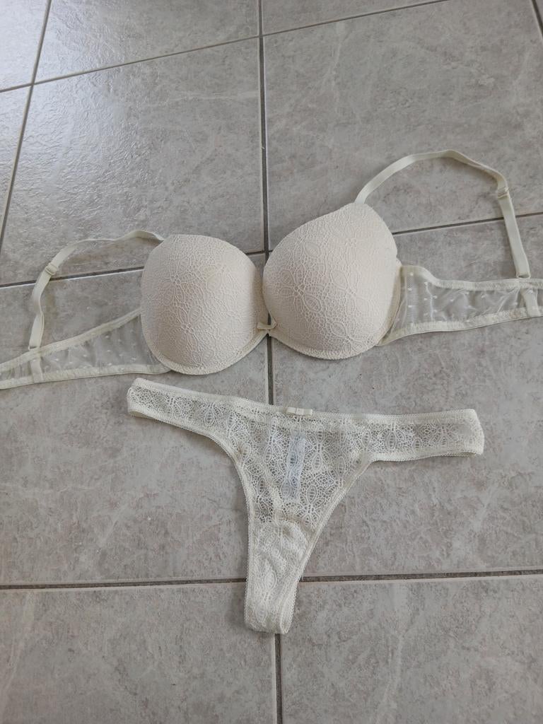 Set crème kleur bh + slip nieuw, Vêtements | Femmes, Sous-vêtements & Lingerie, Primark, Enlèvement ou Envoi, Autres couleurs