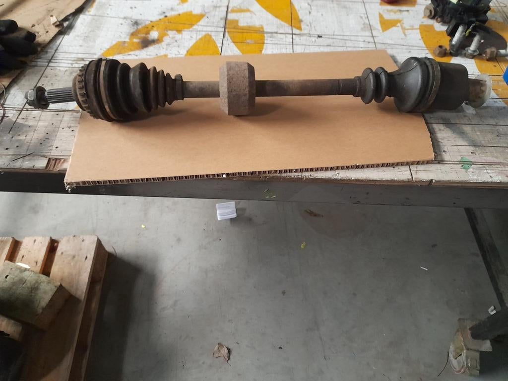 Cardan DROIT renault clio 2 1400 16V // 5060 AUVELAIS, Enlèvement ou Envoi, Renault