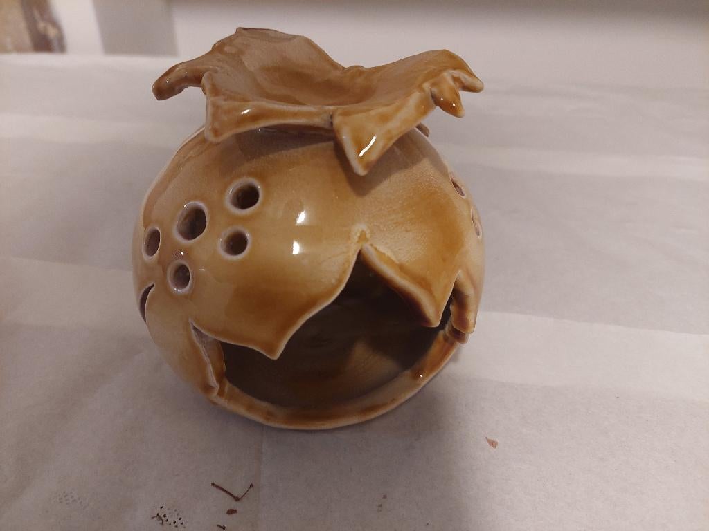 Brûle parfum, Enlèvement