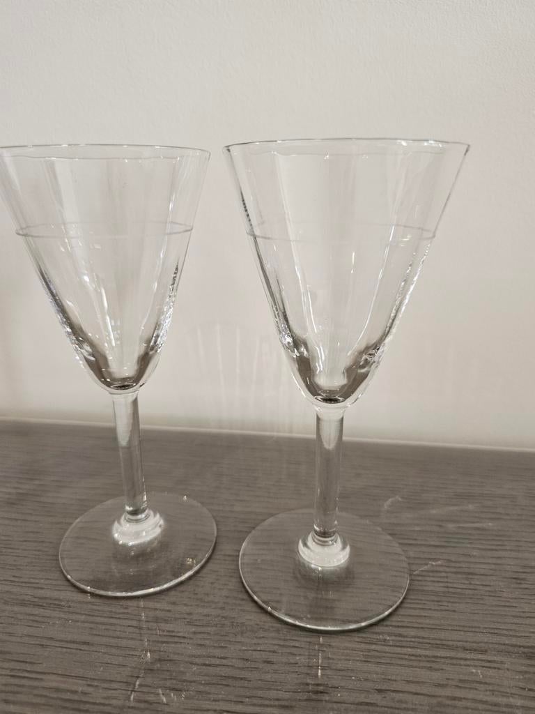 2 wijnglazen geslepen glas, Ophalen of Verzenden, Zo goed als nieuw