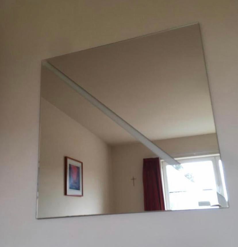 Spiegel Deknudt diagonale streep deco-  glas 78/78 cm, Huis en Inrichting, Ophalen, Zo goed als nieuw
