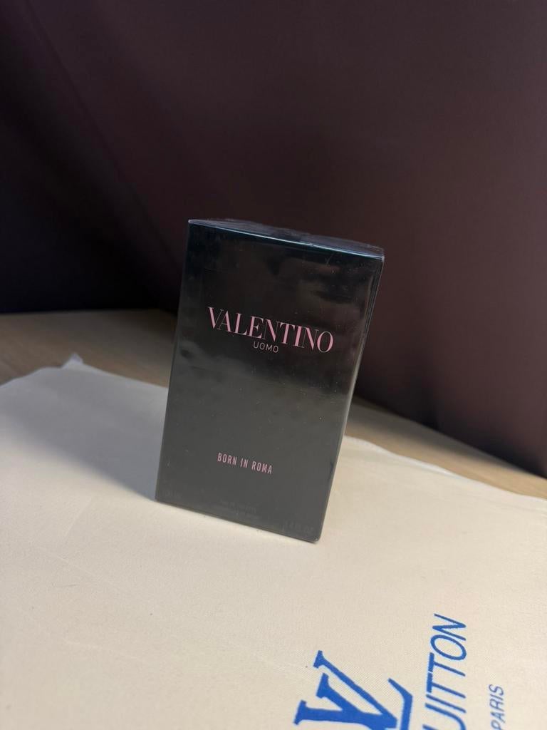 Valentino born in Roma, Ophalen